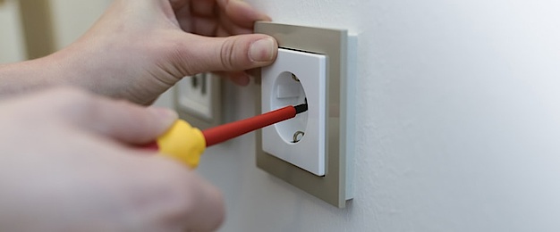 Elektro­installation bei Pfeiffer GmbH in Berg