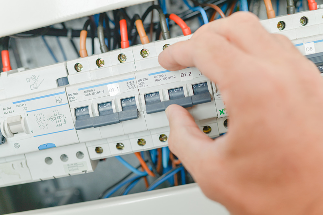 Elektro­installation bei Pfeiffer GmbH in Berg